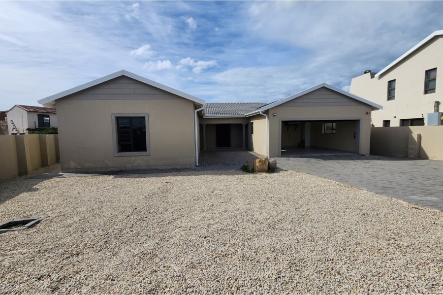 To Let 4 Bedroom Property for Rent in Fountains Estate Eastern Cape